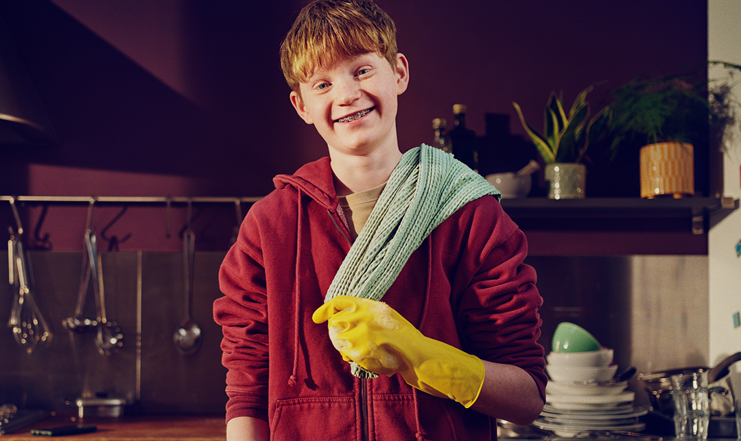 rooster advert boy cleaning