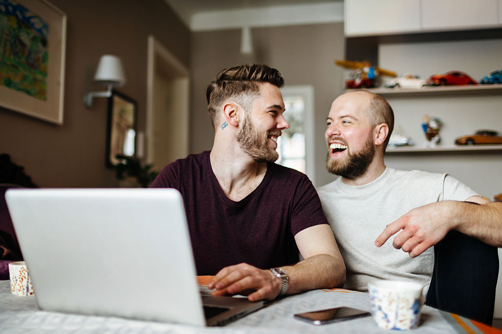 Couple applying for a loan